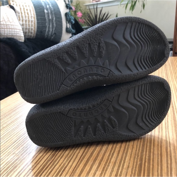 Encanto Faux Fur lined Boots with Side Buttons - Picture 6 of 8